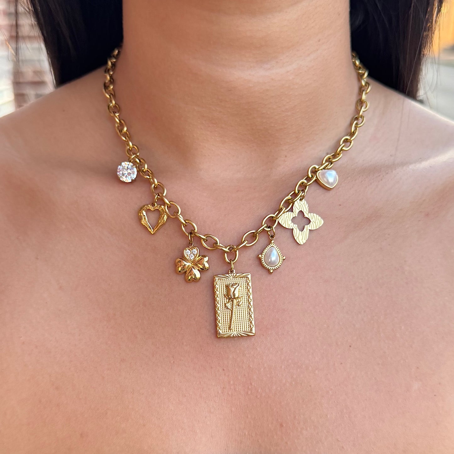 Collier Mayvanh